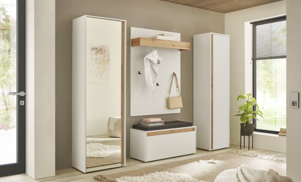 Garderobe Center wei�