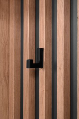 Kompaktgarderobe Madem in Artisan Eiche und Anthrazit mit 3D-Lamellen Garderobe mit Spiegel 122 x 190 cm
