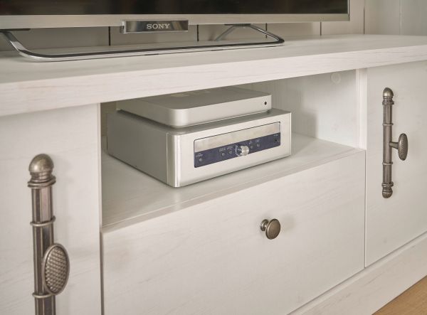 TV-Lowboard Fiastra in wei� Pinie Landhaus TV Unterteil 155 cm, Soft-Close-Funktion