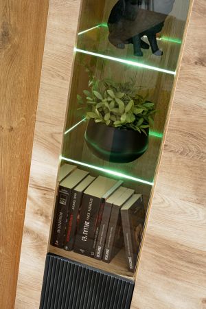 Vitrine Heron in Eiche Dekor mit Schwarz, Vitrinenschrank mit Push-To-Open und Beleuchtung, 70 x 192 cm