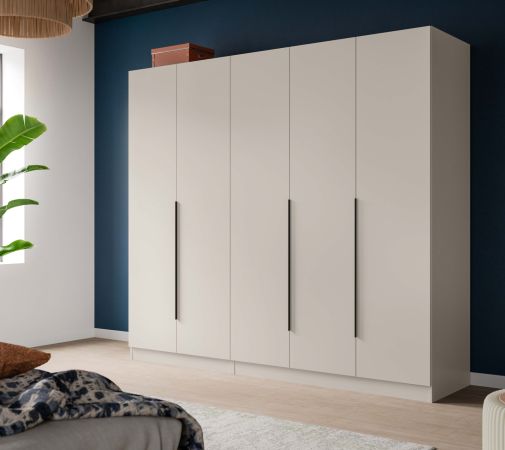 Kleiderschrank Swan in Kaschmir / Sand Dreht�renschrank 5-t�rig 200 x 181 cm