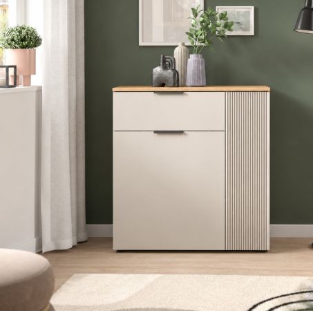 Kommode Skid in Kaschmir Sand und Evoke Eiche Sideboard 80 x 86 cm
