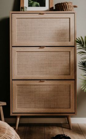 Schuhschrank Niran in Sonoma Eiche mit Bast - Dekor Schuhkipper skandinavisch 70 x 125 cm