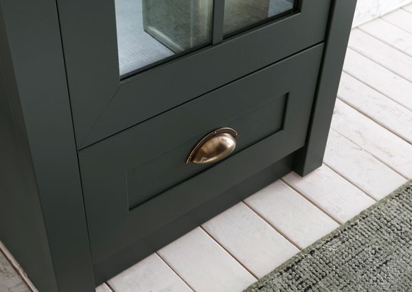 Vitrine Forres in Gr�n Landhaus Wohn- und Esszimmer Vitrinenschrank 50 x 197 cm