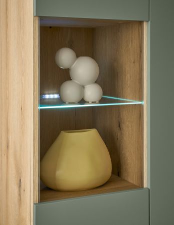 Highboard Juna in Salbei und Evoke Eiche Vitrine skandinavisch 90 x 134 cm