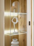 Vitrine Bellport in wei� matt und Wotan Eiche Vitrinenschrank inklusive Frontbeleuchtung 80 x 200 cm