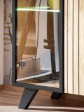 Vitrine Lines in Hickory Eiche und schwarz Glasvitrine mit LED und Push-to-Open, 70 x 192 cm