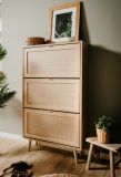 Schuhschrank Niran in Sonoma Eiche mit Bast - Dekor Schuhkipper skandinavisch 70 x 125 cm