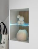 Vitrine Isgard in wei� matt und Scandi Eiche Vitrinenschrank skandinavisch 53 x 197 cm